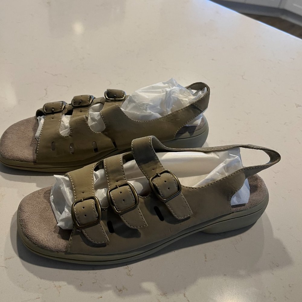 Mushroom Brand Womens Beige Strap Sandals Beige Size 7.5 M